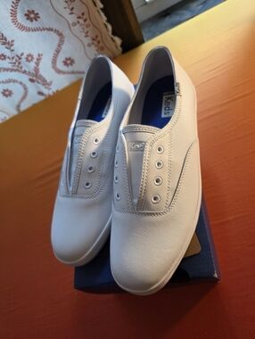 Brand New-Keds-Chillax Leather White. Women's Size 9